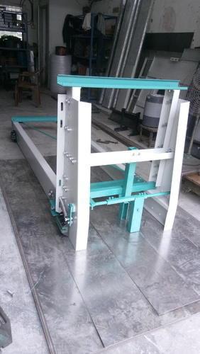 Cantilever-car-frame.jpg